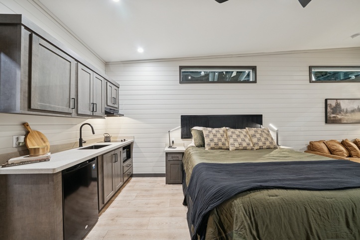 Cottonwood 14361H | 1 bedroom, 1 bathroom, 399 sqft home | Built by Cavco - Ocala in Ocala, FL.