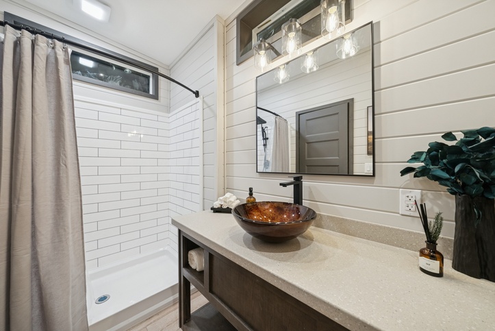 Cottonwood 14361H | 1 bedroom, 1 bathroom, 399 sqft home | Built by Cavco - Ocala in Ocala, FL.