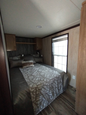 Country Manor 100178 Park Model | 2 bedroom, 1 bathroom, 399 sqft home. Built by Cavco - Nappanee in Nappanee, IN.