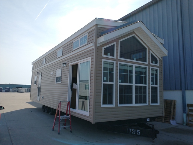 Country Manor 100178 Park Model | 2 bedroom, 1 bathroom, 399 sqft home. Built by Cavco - Nappanee in Nappanee, IN.