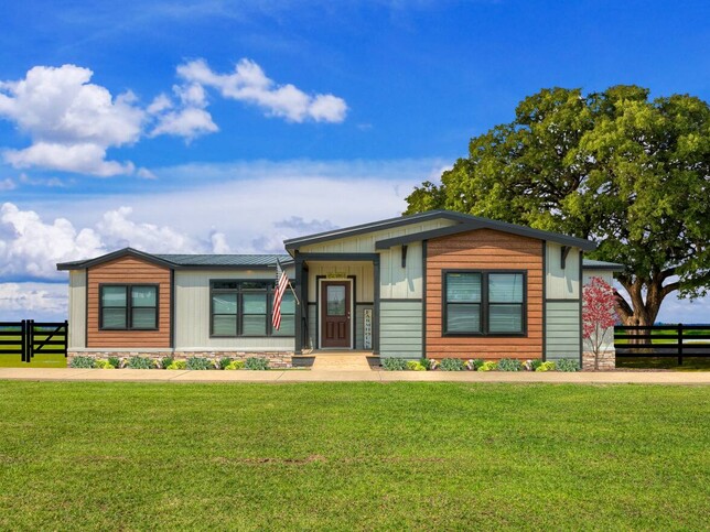VINTAGE FARMHOUSE- Only thing missing is the livestock! 47643A New Braunfels TX