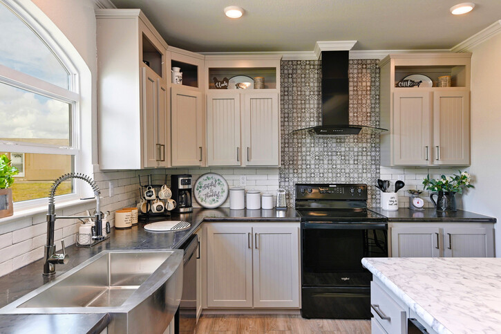 VINTAGE FARMHOUSE- Only thing missing is the livestock! 47643A New Braunfels TX
