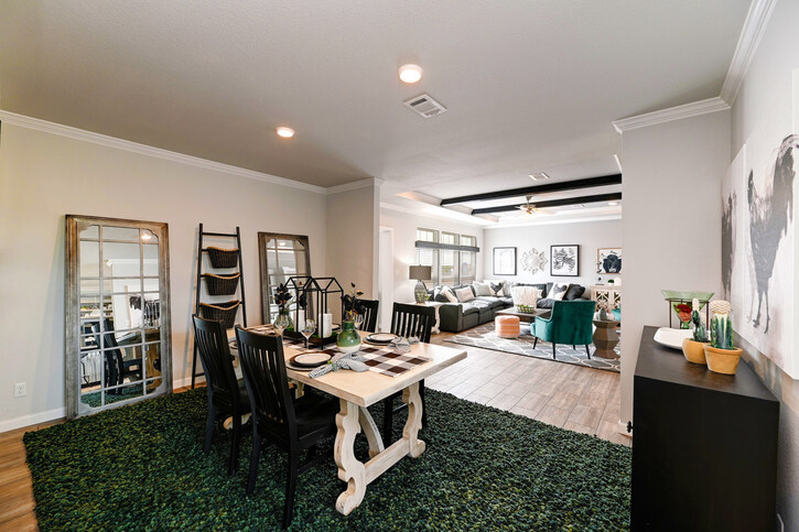 VINTAGE FARMHOUSE- Only thing missing is the livestock! 47643A New Braunfels TX