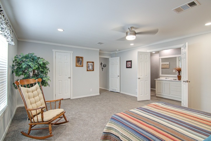 Cheyenne T66A Oak Manor Series Lytle TX