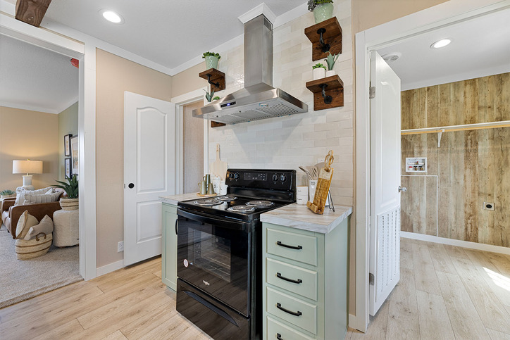 Sheridan 52 28523S| 3 bedroom, 2 bathroom, 1421 sqft home | Built by Cavco - Fort Worth in Fort Worth, TX.