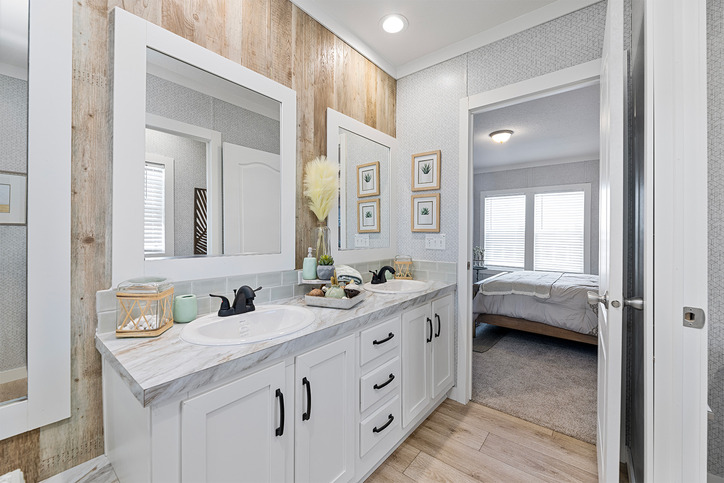Sheridan 52 28523S| 3 bedroom, 2 bathroom, 1421 sqft home | Built by Cavco - Fort Worth in Fort Worth, TX.