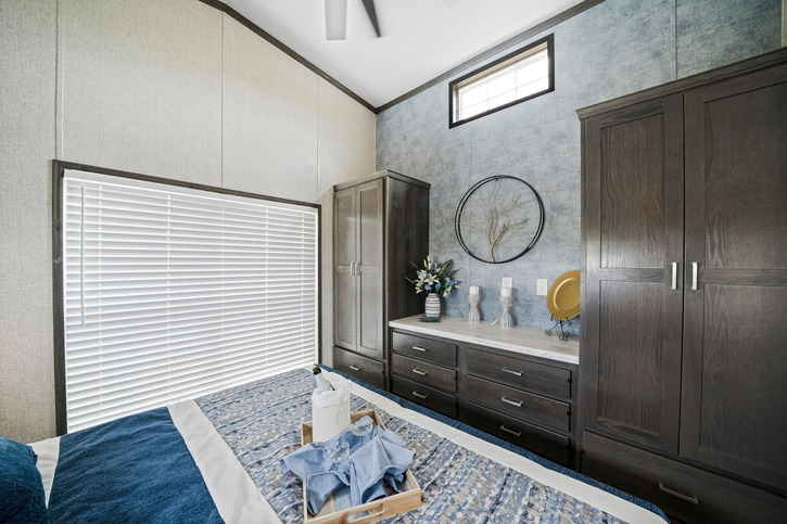 Country Manor 100185 Park Model | 1 bedroom, 1 bathroom, 399 sqft home. Built by Cavco - Nappanee in Nappanee, IN.