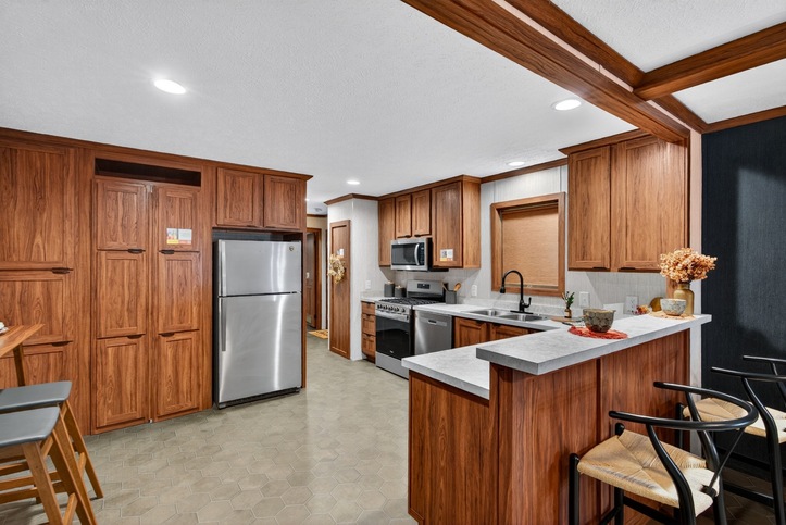 Triton 16682B | 2 bedroom, 2 bathroom, 1020 sqft home. Built by Cavco - Clarion in Shippenville, PA.