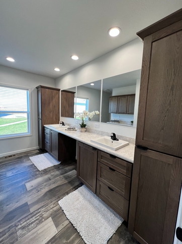 Essence 3 28603D Nevada IA
Master bath