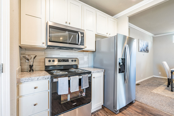 Evergreen 28603E | 3 bedroom, 2 bathroom, 1600 sqft home | Built by Cavco - Woodburn in Woodburn, OR.