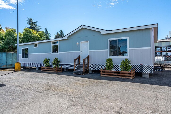 Evergreen 28603E | 3 bedroom, 2 bathroom, 1600 sqft home | Built by Cavco - Woodburn in Woodburn, OR.