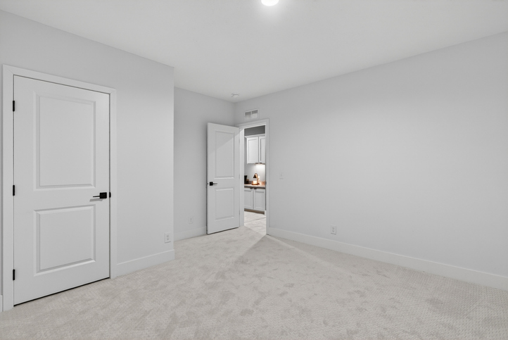 Luxus 46684A | 4 bedroom, 2 bathroom, approx. 3000 sqft home | Built by Cavco - Goshen in Goshen, IN.