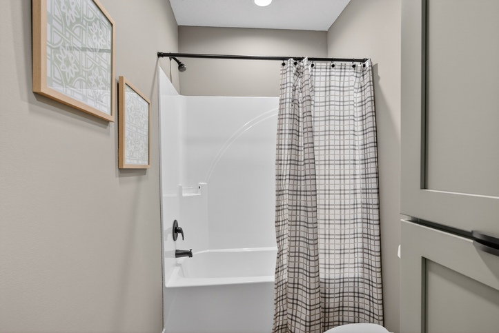Luxus 46684A | 4 bedroom, 2 bathroom, approx. 3000 sqft home | Built by Cavco - Goshen in Goshen, IN.