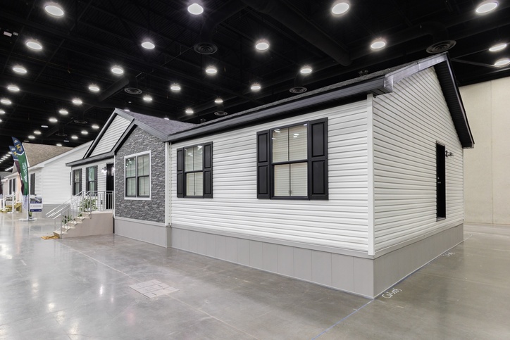 Deercreek Allure 28563A | 3 bedroom, 2 bathroom, 1493 sqft home. Built by Cavco - Shippenville in Shippenville, PA.