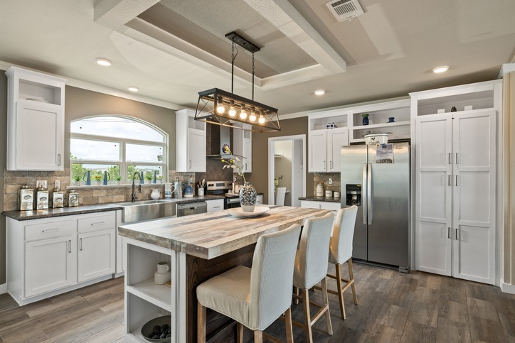 EL RANCHO - LARGEST HIDDEN PANTRY ON THE MARKET! 32644A Seguin TX