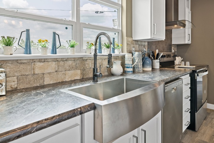 EL RANCHO - LARGEST HIDDEN PANTRY ON THE MARKET! 32644A Seguin TX
