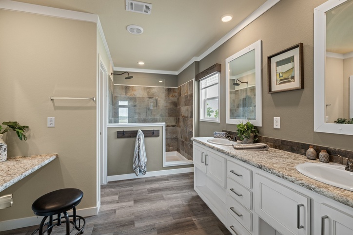 EL RANCHO - LARGEST HIDDEN PANTRY ON THE MARKET! 32644A Seguin TX