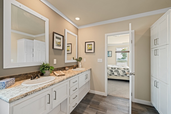 EL RANCHO - LARGEST HIDDEN PANTRY ON THE MARKET! 32644A Seguin TX