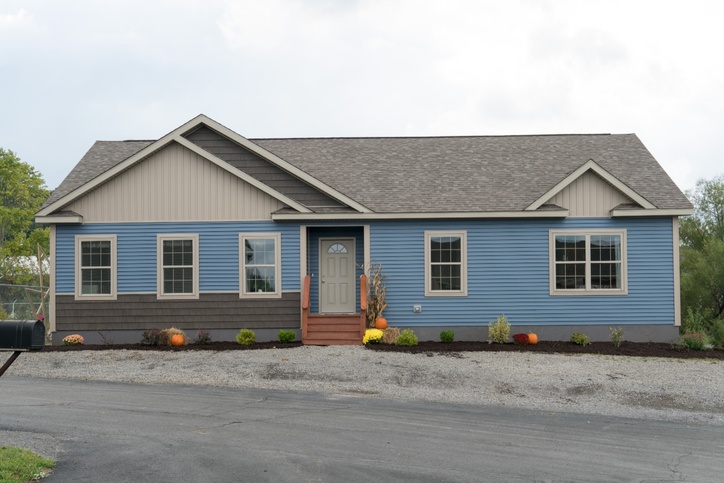 Binkley 32543AM | 3 bedroom, 2 bathroom, 1674 sqft home. Built by Cavco - Manorwood in Emlenton, PA.