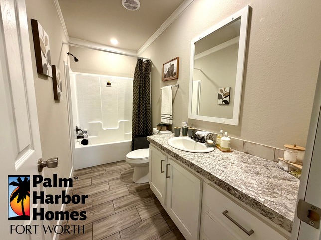 Palm Harbor Urban Value - READY FOR IMMEDIATE DELIVERY 32563A Fort Worth TX