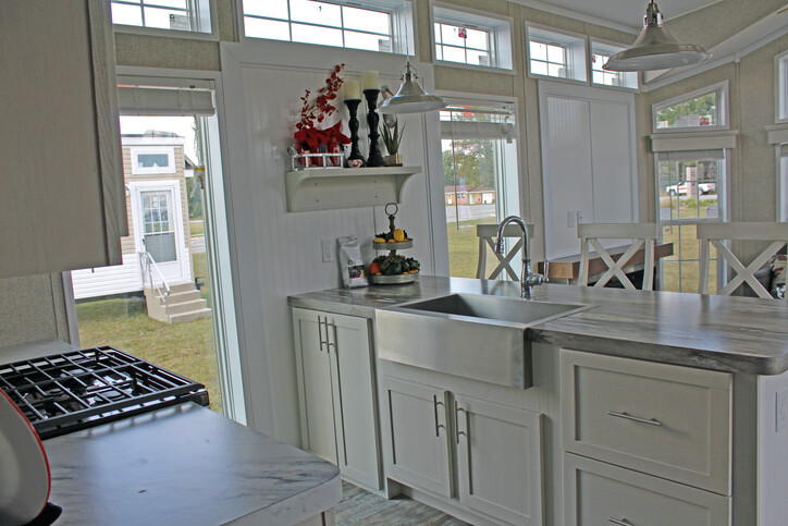 Country Manor Canadian 148029 Park Model | 1 bedroom, 1 bathroom, 537 sqft home. Built by Cavco - Nappanee in Nappanee, IN.