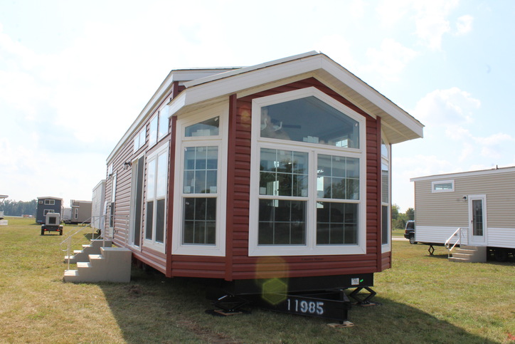 Country Manor Canadian 148029 Park Model | 1 bedroom, 1 bathroom, 537 sqft home. Built by Cavco - Nappanee in Nappanee, IN.
