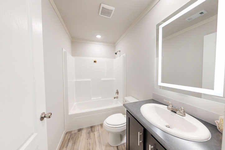Emerald R52F Diamond Series Manufactured Home Bryan TX