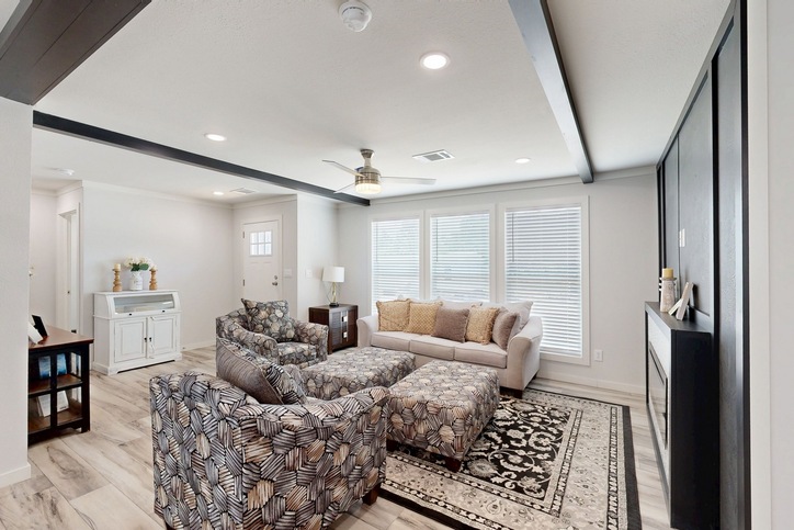 Emerald R52F Diamond Series Manufactured Home Bryan TX