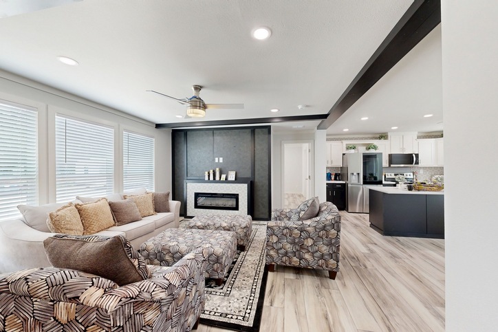 Emerald R52F Diamond Series Manufactured Home Bryan TX