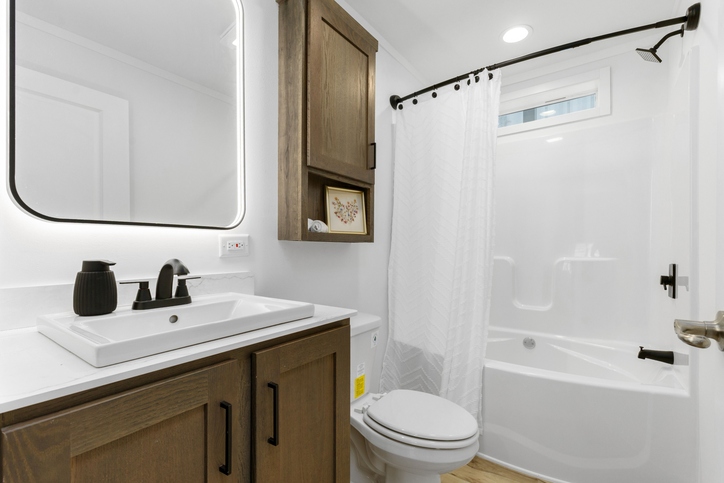 Deercreek Allure 28643E | 3 bedroom, 2 bathroom, 1707 sqft home. Built by Cavco - Shippenville in Shippenville, PA.