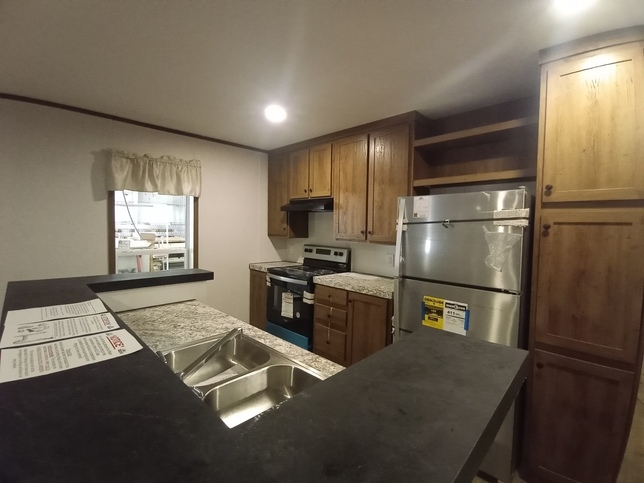 Sandalwood XL 16663U Manufactured Home from Fleetwood Homes, Waynesburg ...