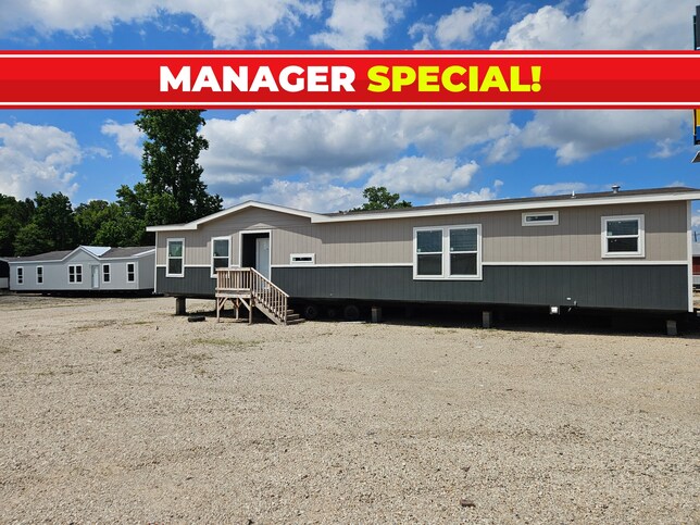 $60,000 UNDER APPRASEL! Display model only! 6364 Gold Medal Series Splendora TX