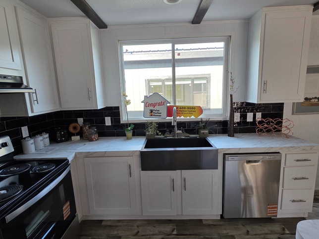 THIS PRICE WON'T LAST LONG - ONLY 1 LEFT!! 28483P New Braunfels TX