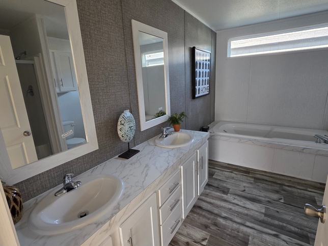 THIS PRICE WON'T LAST LONG - ONLY 1 LEFT!! 28483P New Braunfels TX