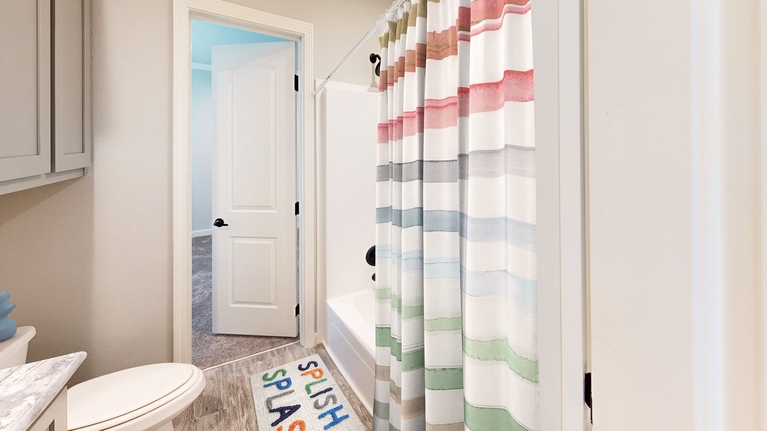 Beaumont 5079 Classic II Series Manufactured Home Oklahoma City, OK
Jack and Jill Bathroom