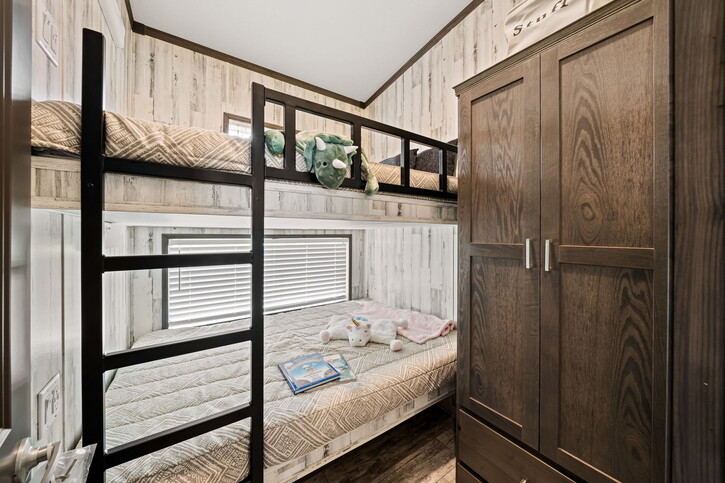 Country Manor Canadian 148033 Park Model | 2 bedroom, 1 bathroom, 538 sqft home. Built by Cavco - Nappanee in Nappanee, IN.