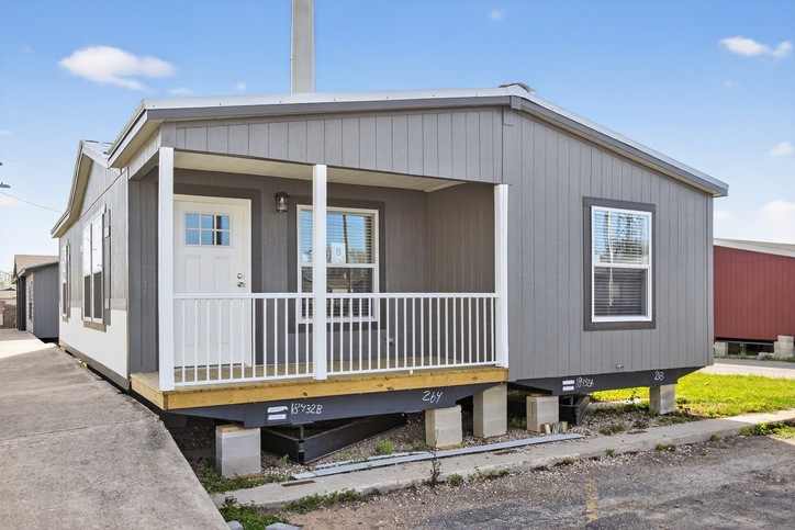 Verde Ranch - Priced like a Single Wide but it's a double wide!! 28403N Elmendorf TX