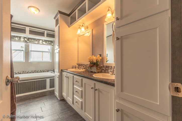 Arlington 30483A | 3 bedroom, 2 bathroom, 1440 sqft home | Built by Cavco - Fort Worth in Fort Worth, TX.