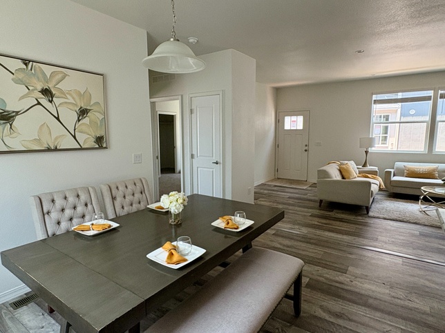 Large Living area, Pacific Del Mar San Marcos CA Pacific Manufactured Homes