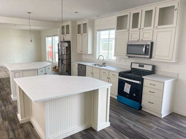 Desert Ridge 32703B | 3 bedroom, 2 bathroom, 2187 sqft home | Built by Cavco - Phoenix in Phoenix, AZ.