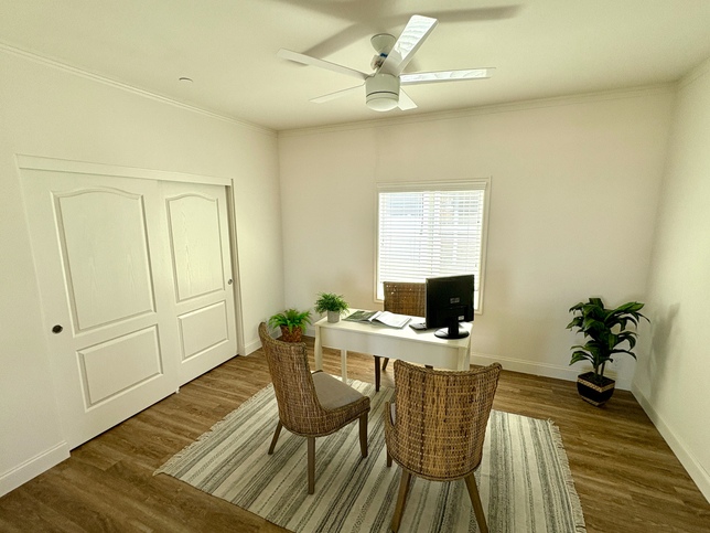Optional 3rd room or office with closet space