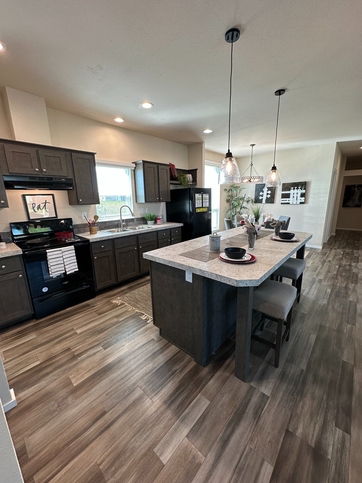 Canyon 27523C | 3 bedroom, 2 bathroom, 1388 sqft home | Built by Cavco - Millersburg in Millersburg, OR.