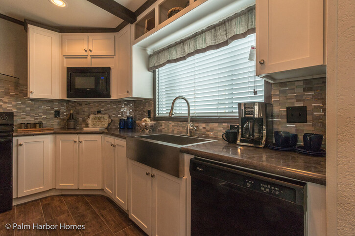 Arlington 28483A | 3 bedroom, 2 bathroom, 1312 sqft home | Built by Cavco - Fort Worth in Fort Worth, TX.