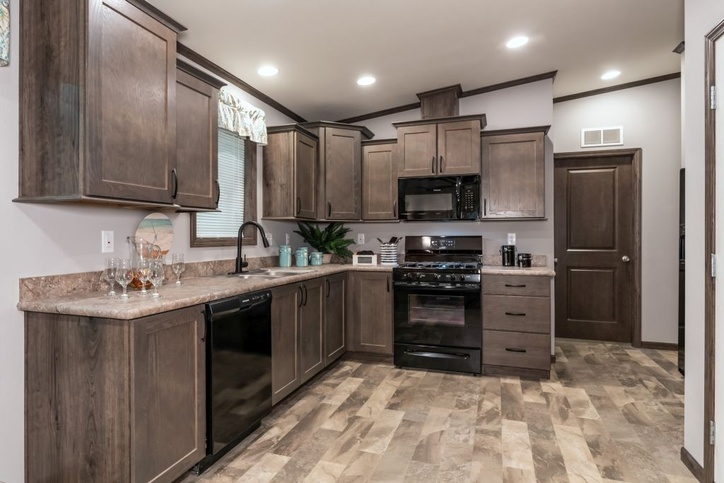 Outlook 16642A | 2 bedroom, 2 bathroom, 960 sqft home | Built by Cavco - Dorchester in Dorchester, WI.
