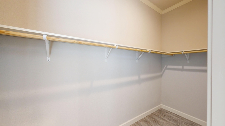 Valley S60V Primary Walk-In Closet Everest Series Triplewide Manufactured Home Huntsville TX