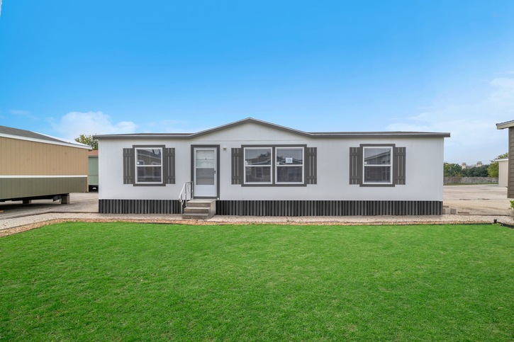 Valu 28483U | 3 bedroom, 2 bathroom, 1280 sqft home | Built by Cavco - Seguin in Seguin, TX.