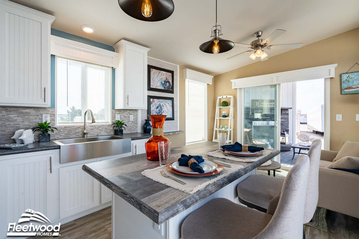 Vantage 12321S | 1 bedroom, 1 bathroom, 386 sqft park model home | Built by Cavco - Nampa in Nampa, ID.
