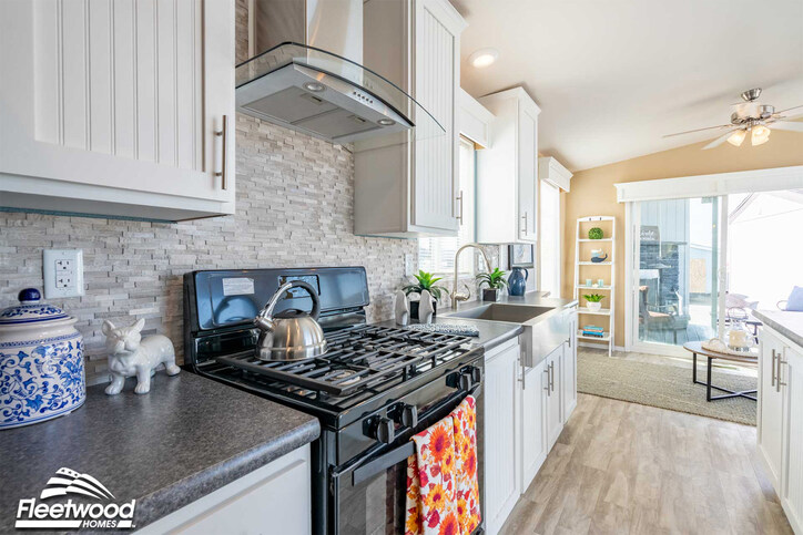 Vantage 12321S | 1 bedroom, 1 bathroom, 386 sqft park model home | Built by Cavco - Nampa in Nampa, ID.