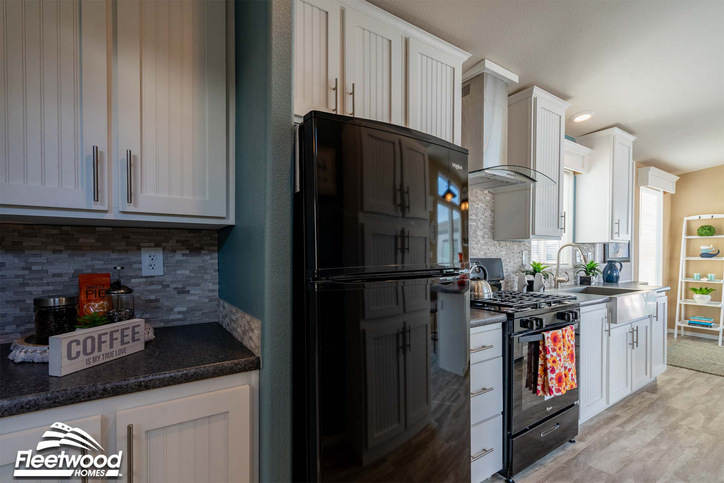Vantage 12321S | 1 bedroom, 1 bathroom, 386 sqft park model home | Built by Cavco - Nampa in Nampa, ID.