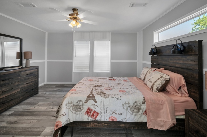 Valu Premier 32684G | 4 bedroom, 2 bathroom, 2085 sqft home | Built by Cavco - Seguin in Seguin, TX.
